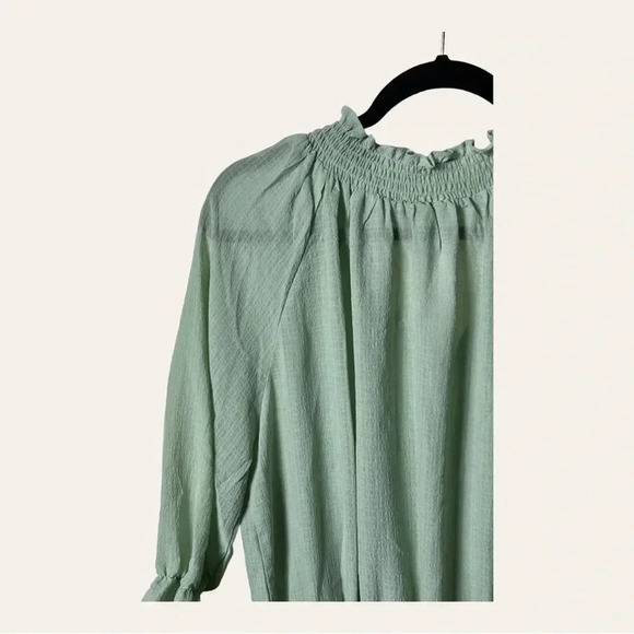 0610. WISHLIST SHORT SLEEVE SMOCKED TOP LIGHT MINT GREEN INโ COLOR SIZE LARGE - Picture 9 of 10